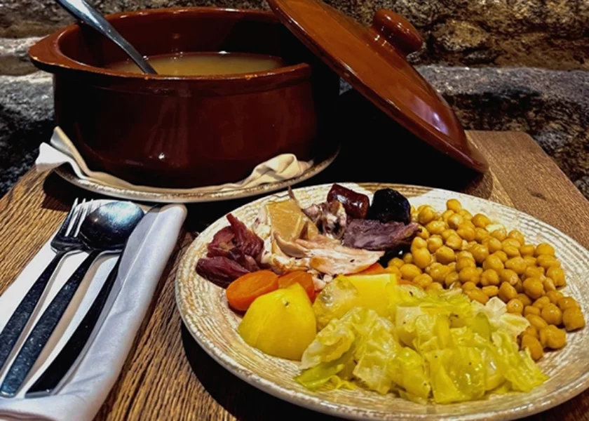 cocido madrileno en plaza mayor madrid